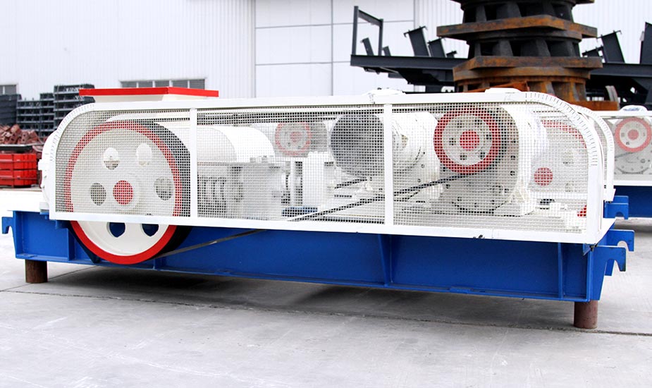 河卵石對(duì)輥式破碎機(jī)