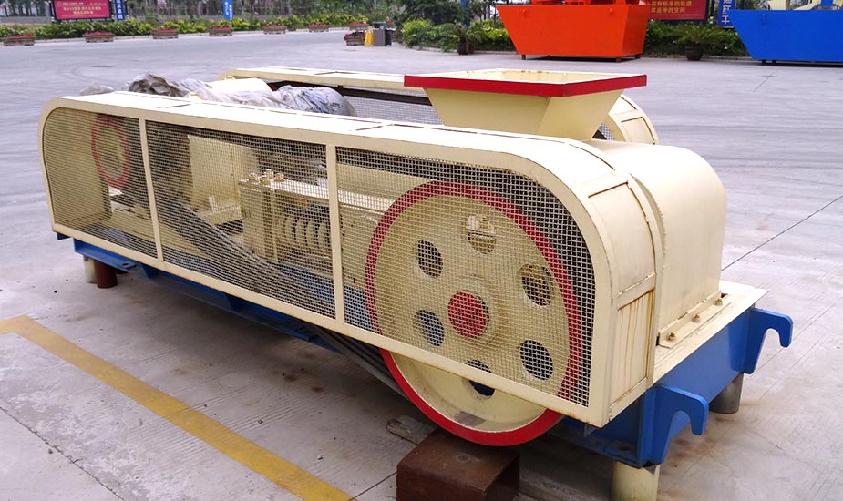 板巖對(duì)輥式破碎機(jī)