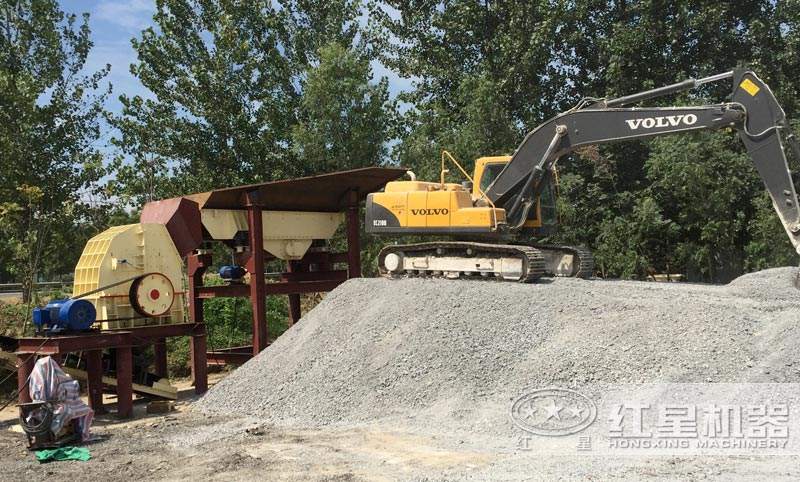 重錘式破碎機工作現場