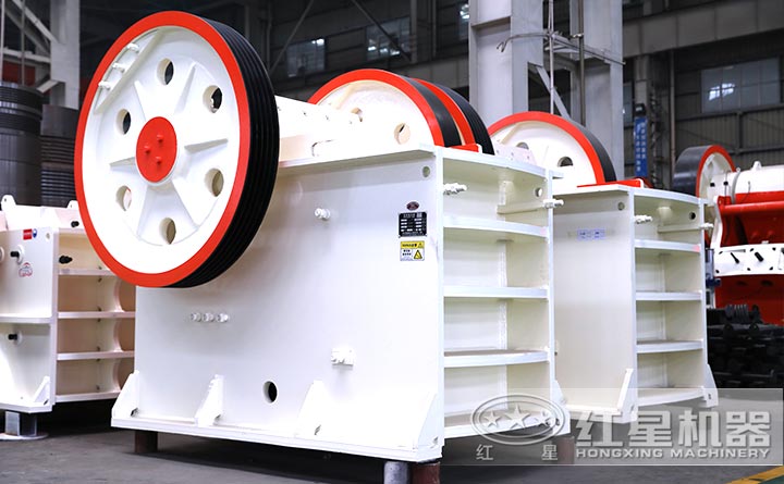 顎式破碎機(jī)實(shí)拍