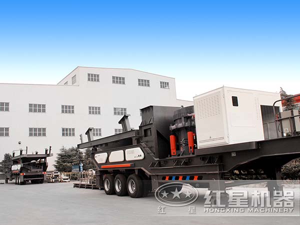 大型移動石子粉碎機廠區實拍