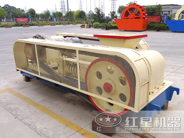 對輥式破碎機設備實拍