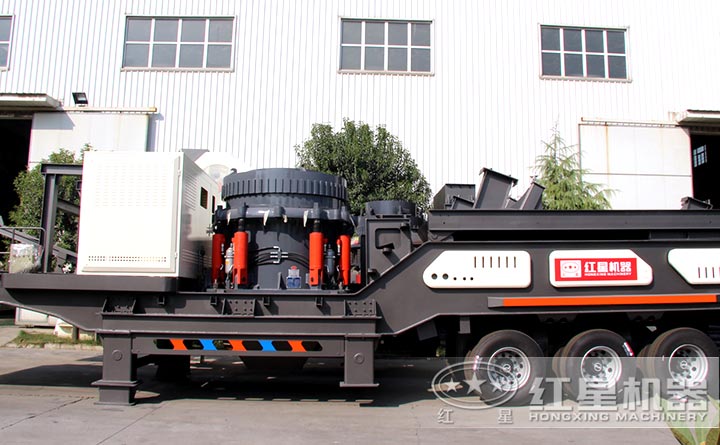 移動石子破碎機設(shè)備實拍