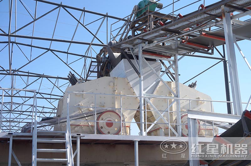 大型磕沙子石子機(jī)器