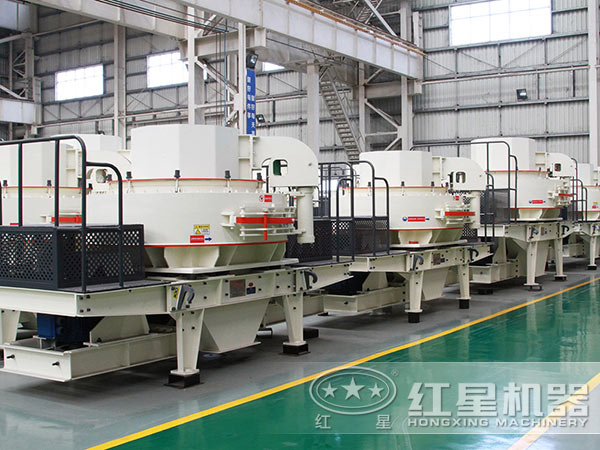 珍珠巖制砂機(jī)設(shè)備側(cè)面