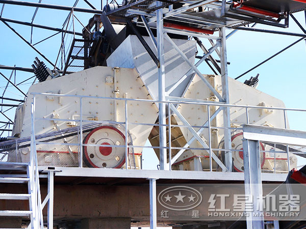 00噸/小時高速路用的固定式機制砂生產(chǎn)線之1315反擊破特寫