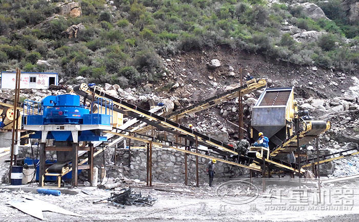 每小時能生產200噸的磨石子機器生產現場實拍