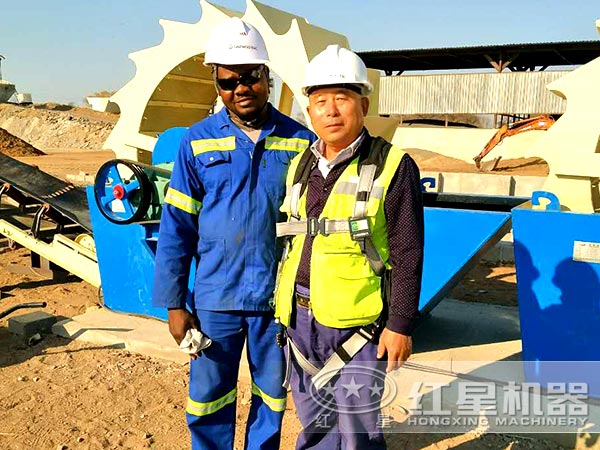 越南用戶制砂機(jī)生產(chǎn)線現(xiàn)場(chǎng)留念