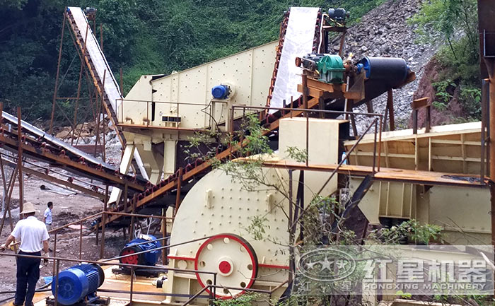 錘破加工青石現場