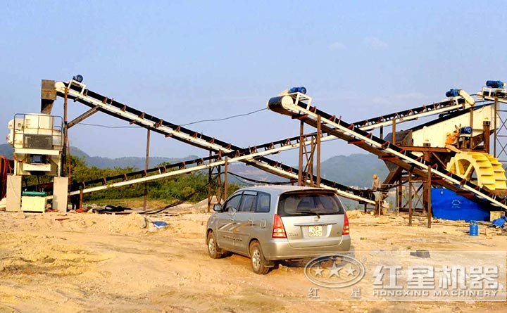 每天能產(chǎn)3000噸的石子機(jī)制砂設(shè)備生產(chǎn)現(xiàn)場(chǎng)