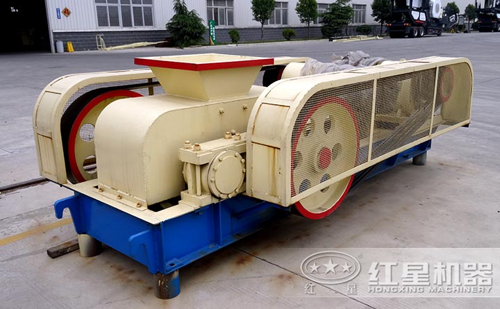 輥式破碎機(jī)實(shí)拍