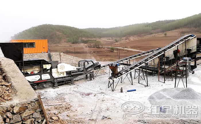 100噸/小時的車載石料加工機現場