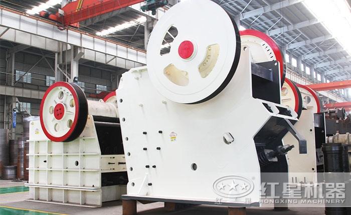 鄂式破碎機設備