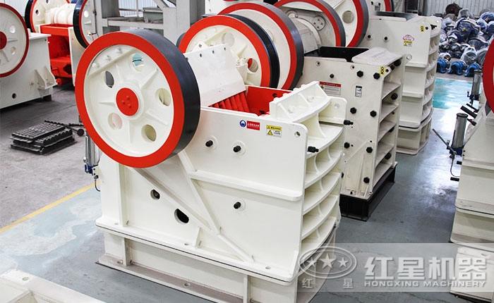 46鄂破機(jī)側(cè)面