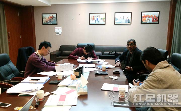 紅星客戶定制制砂機設備簽約現場