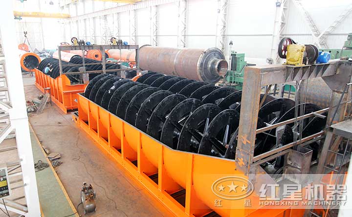 螺旋式河卵石洗砂機(jī)廠區(qū)實(shí)拍