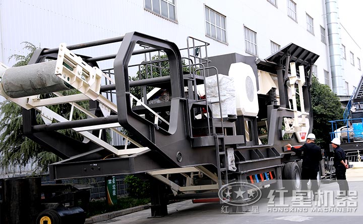 移動(dòng)鄂式破碎車