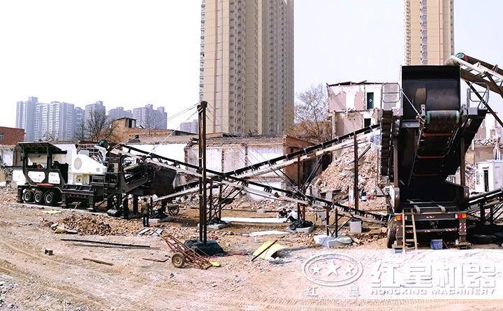 紅星移動式破碎機加工建筑垃圾現場實景