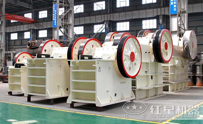 顎式破碎機(jī)設(shè)備實(shí)拍