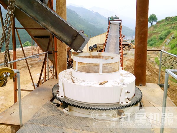 山東客戶VSI-7611制砂機(jī)工作現(xiàn)場(chǎng)