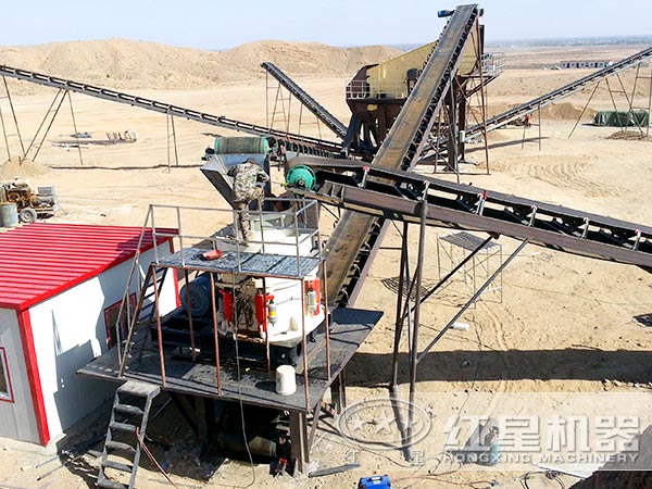 多缸液壓圓錐破碎機(jī)工作現(xiàn)場(chǎng)