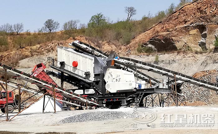 輪胎式移動式反擊破碎站作業現場