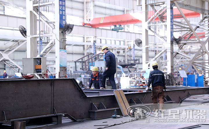 紅星移動圓錐破碎機半成品車間圖