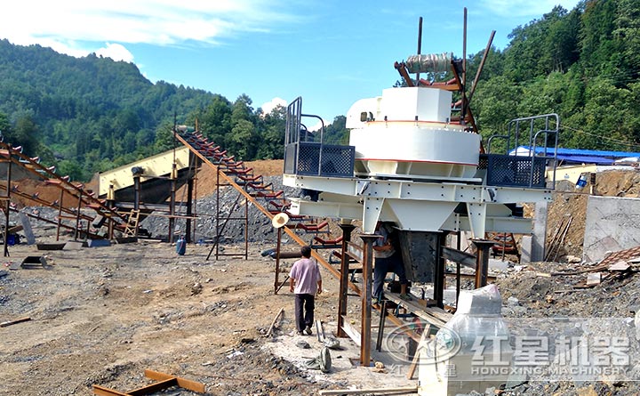 時產150噸的河卵石制砂現場正在安裝