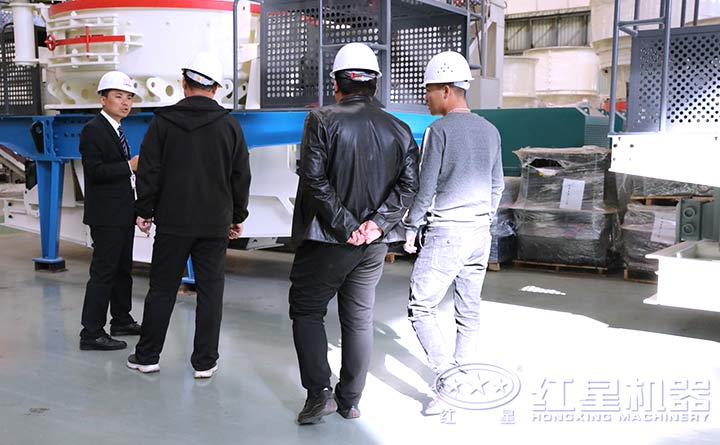 技術(shù)經(jīng)理為客戶一對一指導購機