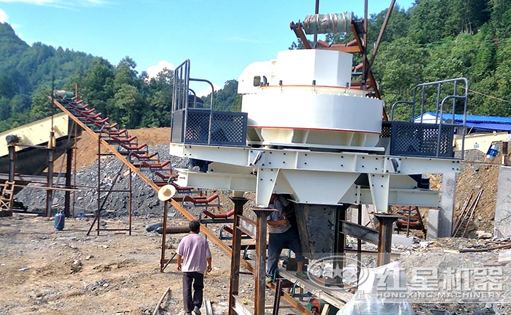紅星制砂機現(xiàn)場安裝中