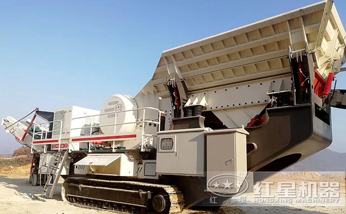 河南 / 平頂山客戶時產50方移動打砂機現場