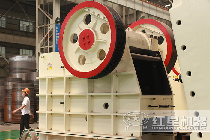 大型顎式破碎機