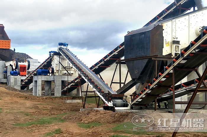 大型石頭粉碎機是砂石行業常用的設備