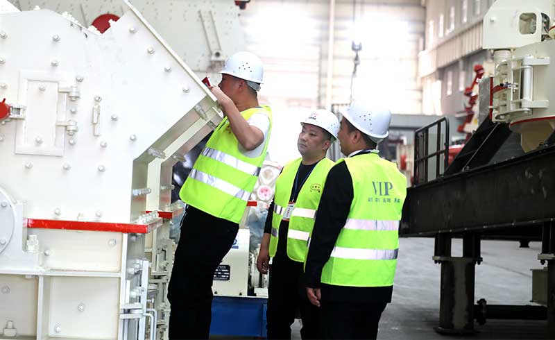 客戶來廠參股石頭制砂設備，車間隨便考察