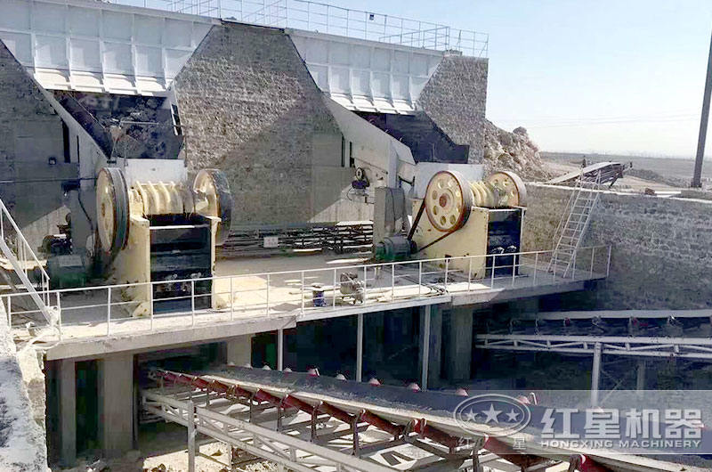 顎式破碎機生產現場