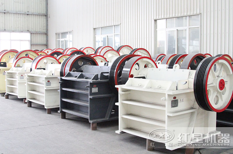 顎式破碎機(jī)廠區(qū)實(shí)拍