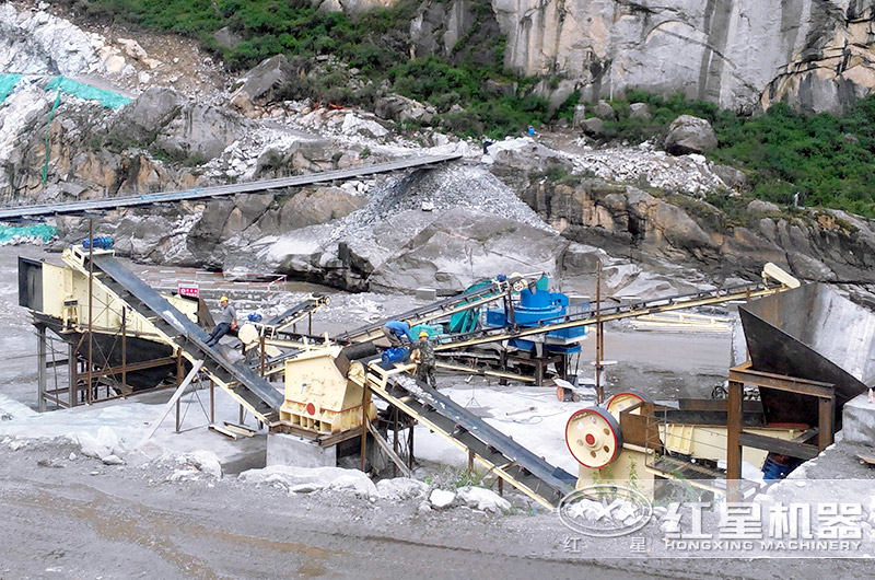 石頭變成石料的生產現場